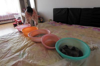 嘉峪关楼上漏水，住户失联，小区没物管，业主维权难！律师来支招……